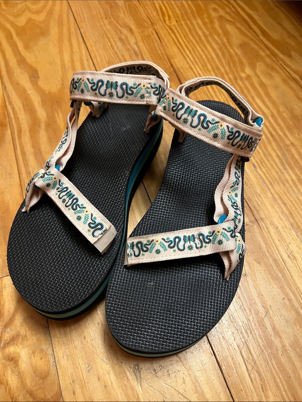 Teva Anna Sui Classic Women's Sandals - Beige Straps with Teal Accents Womens 9